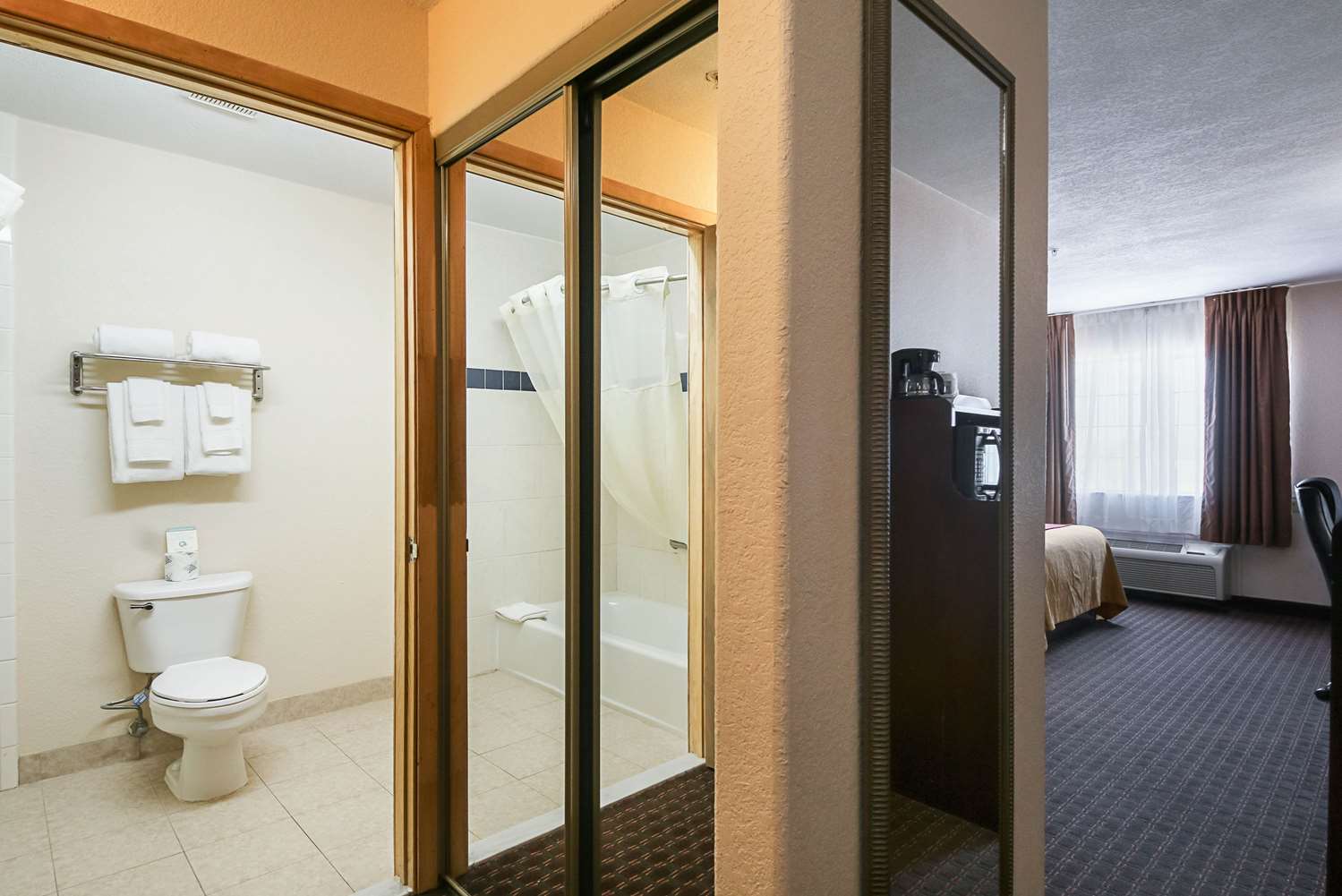 Quality Inn Kingsville Hwy 77 24/25
