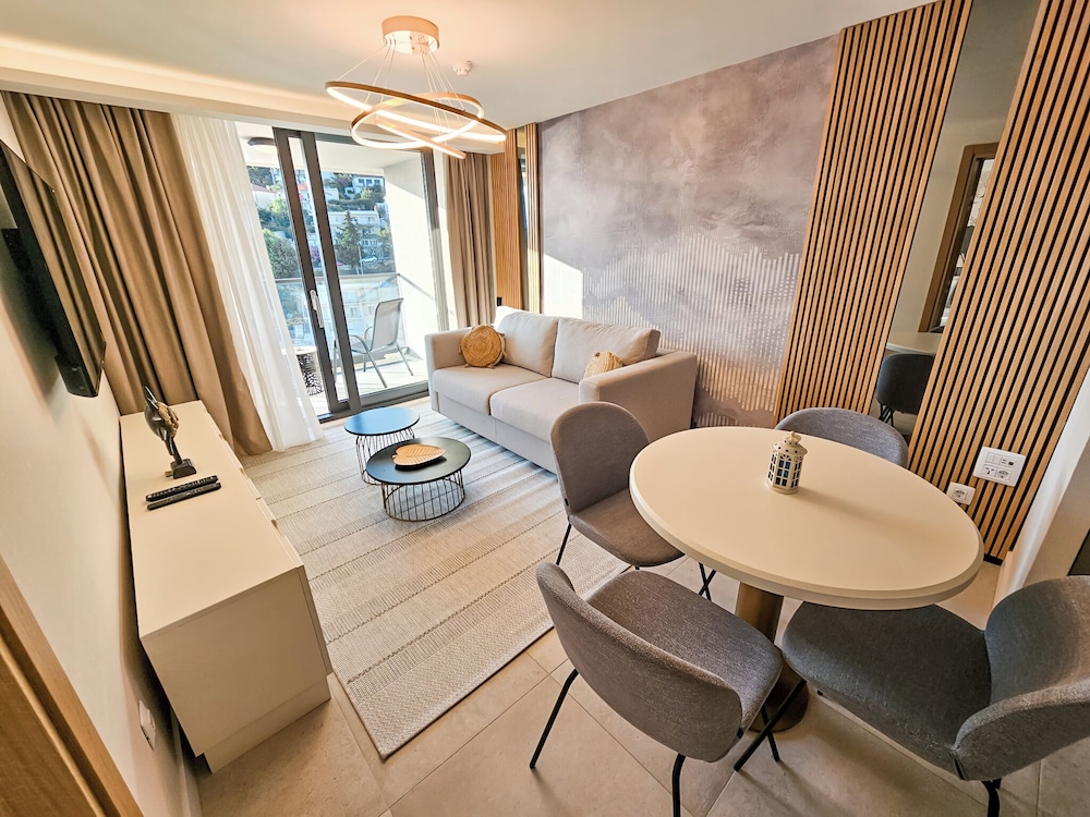The New Mediteran Hotel Villa Edition 47/65