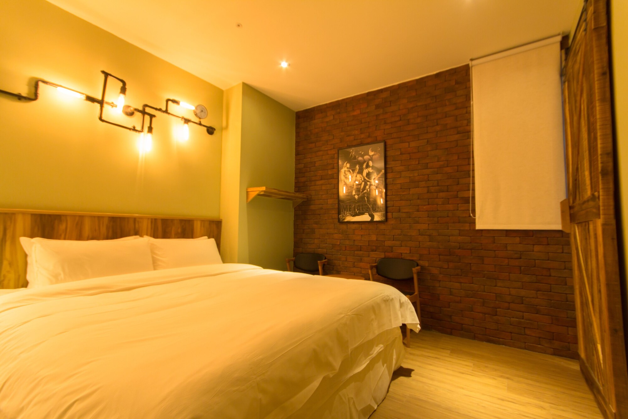 STANDARD, QUADRUPLE, 2 DOUBLE BEDS