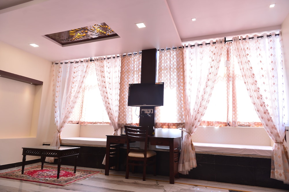Sargam Sadan 32/43