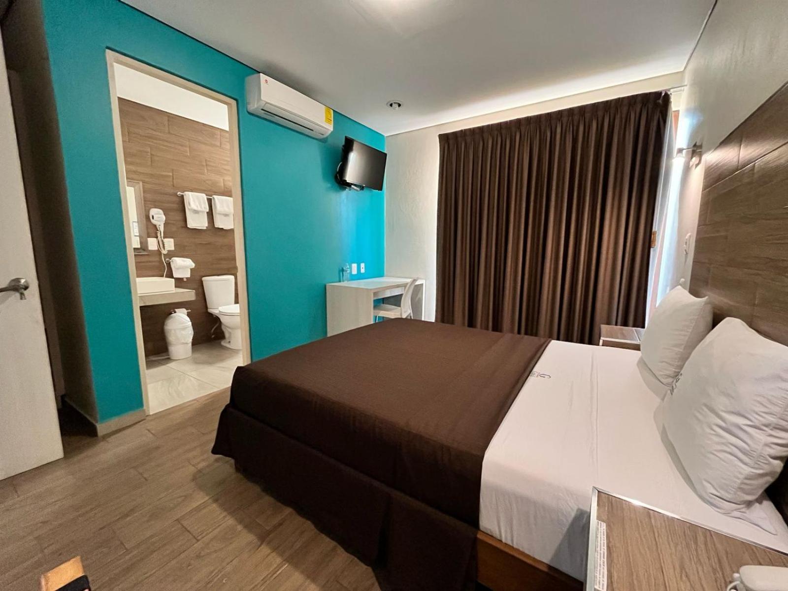 Hotel Guiva Aeropuerto 11/53