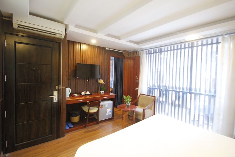 Queen Central Hotel 32/60
