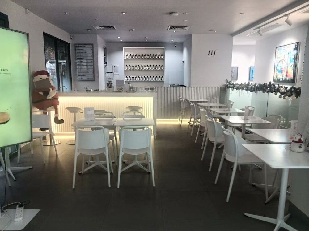 restaurant cafeteria