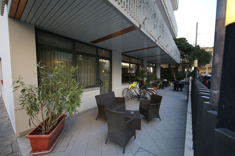 Petrarca Hotel 7/50