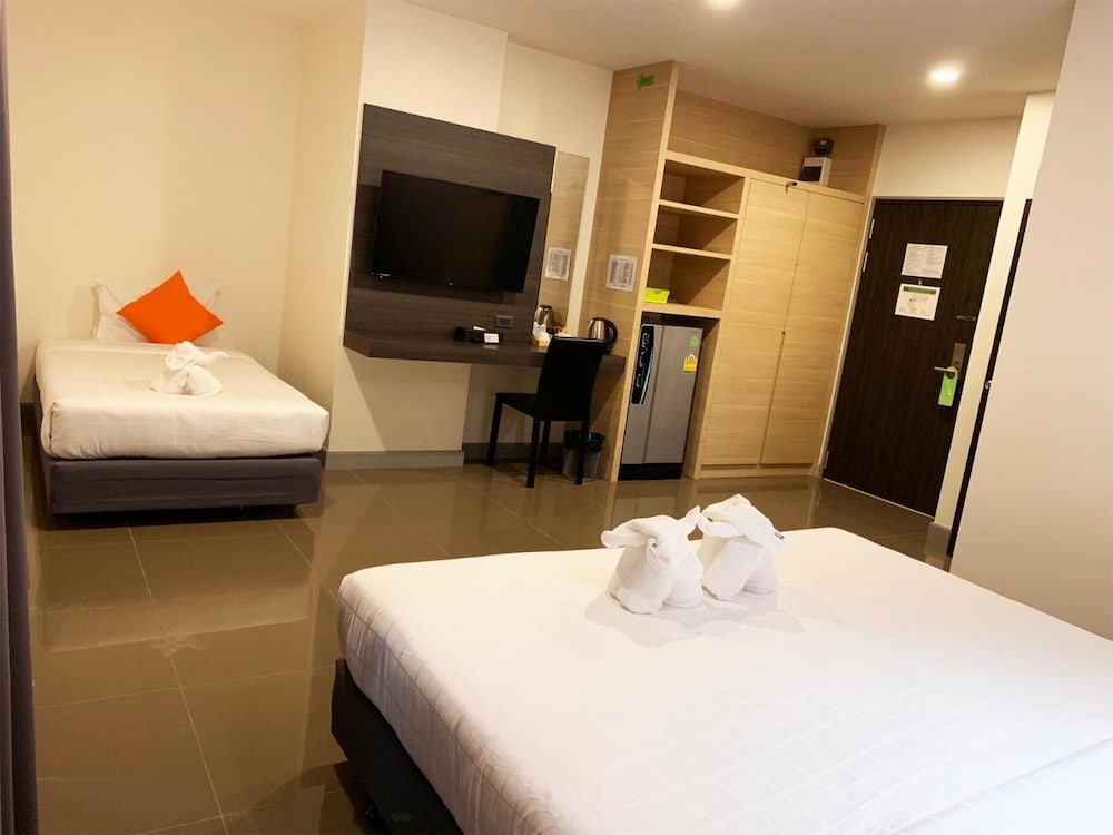 Clover Hotel Hatyai 27/58