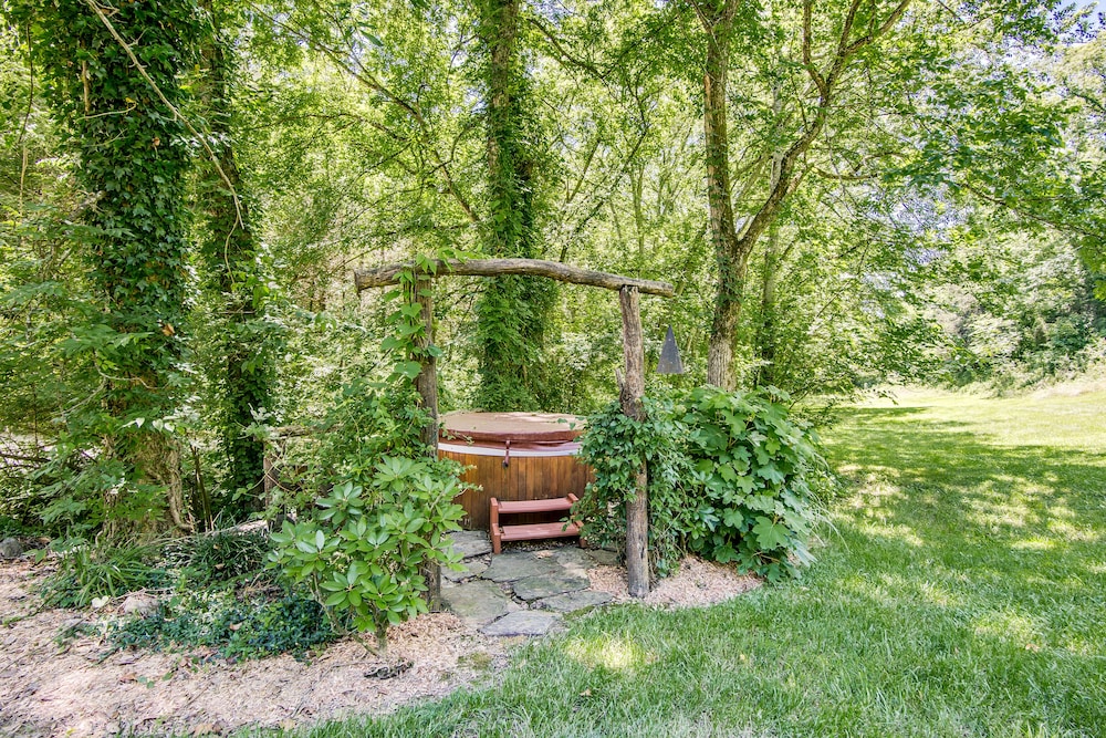 Butterfly Hollow Bed and Breakfast 23/32