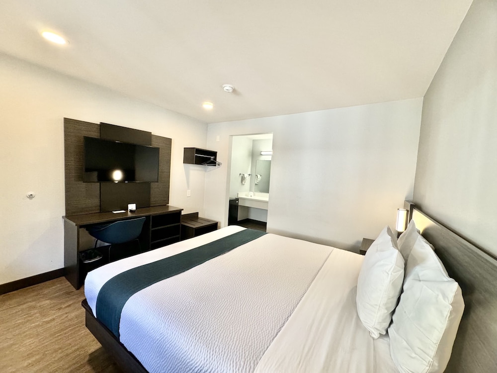 غرفة ديلوكس بسرير كينج، Motel6 Bellflower, CA - Los Angeles 3/9