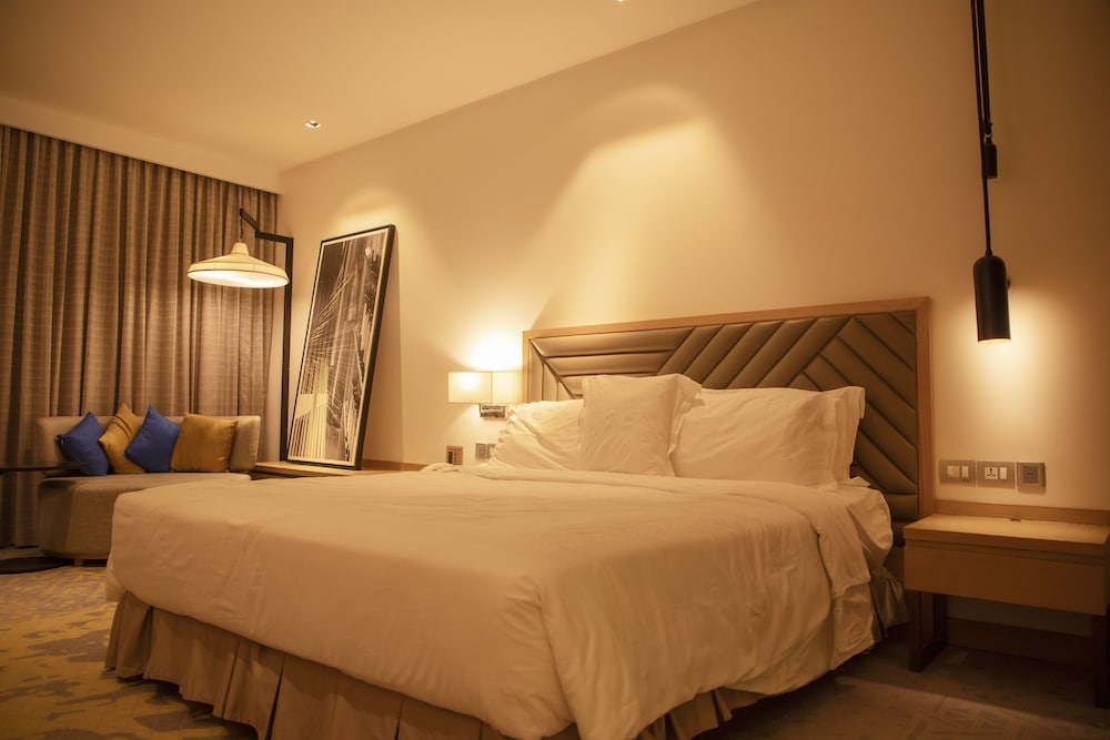 CLUB, SUPERIOR, TWIN BEDS