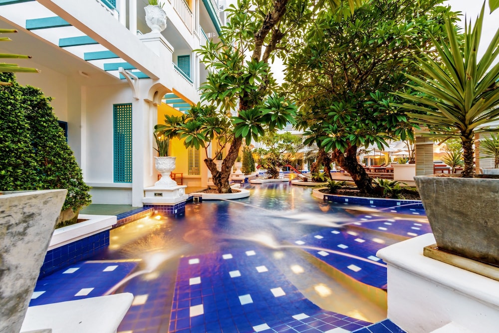 ANDAMAN SEAVIEW HOTEL 50/52