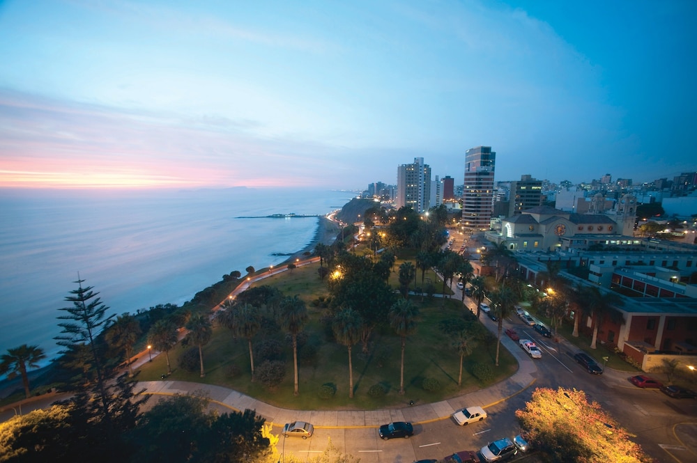 Miraflores Park A Belmond Hotel 76/78