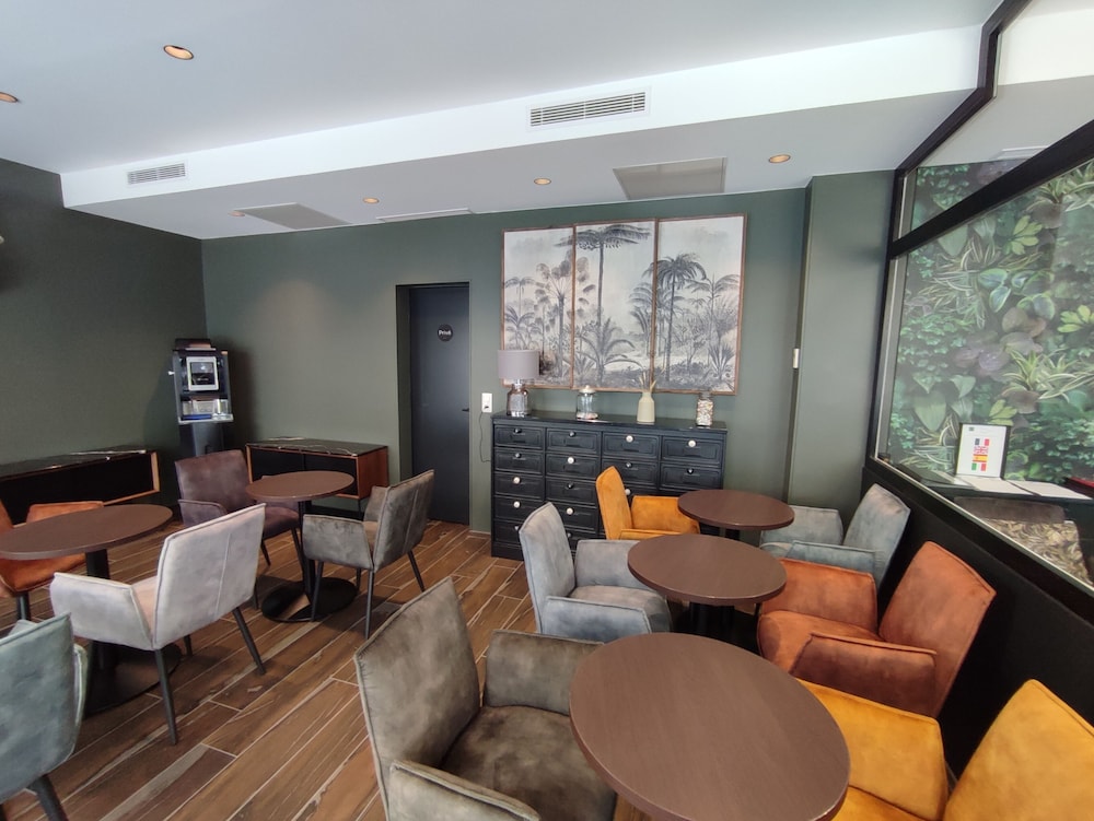 Hotel Paulette 39/54