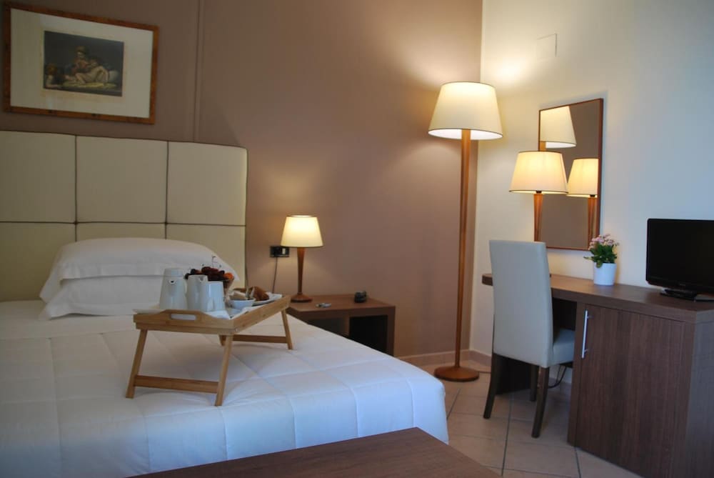 Domus Mariae Albergo 12/48