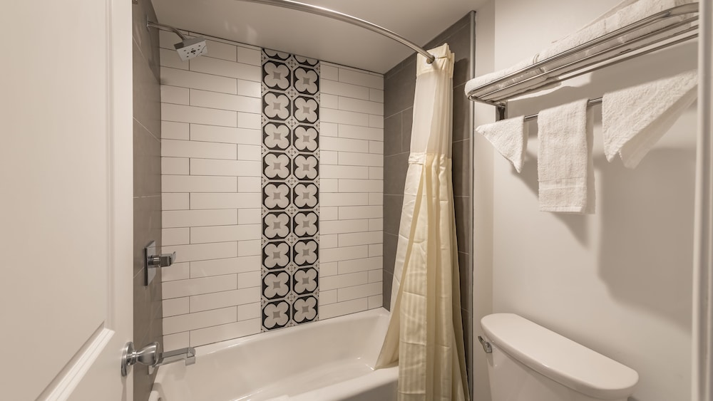 Plaza Inn South Gate 7/8