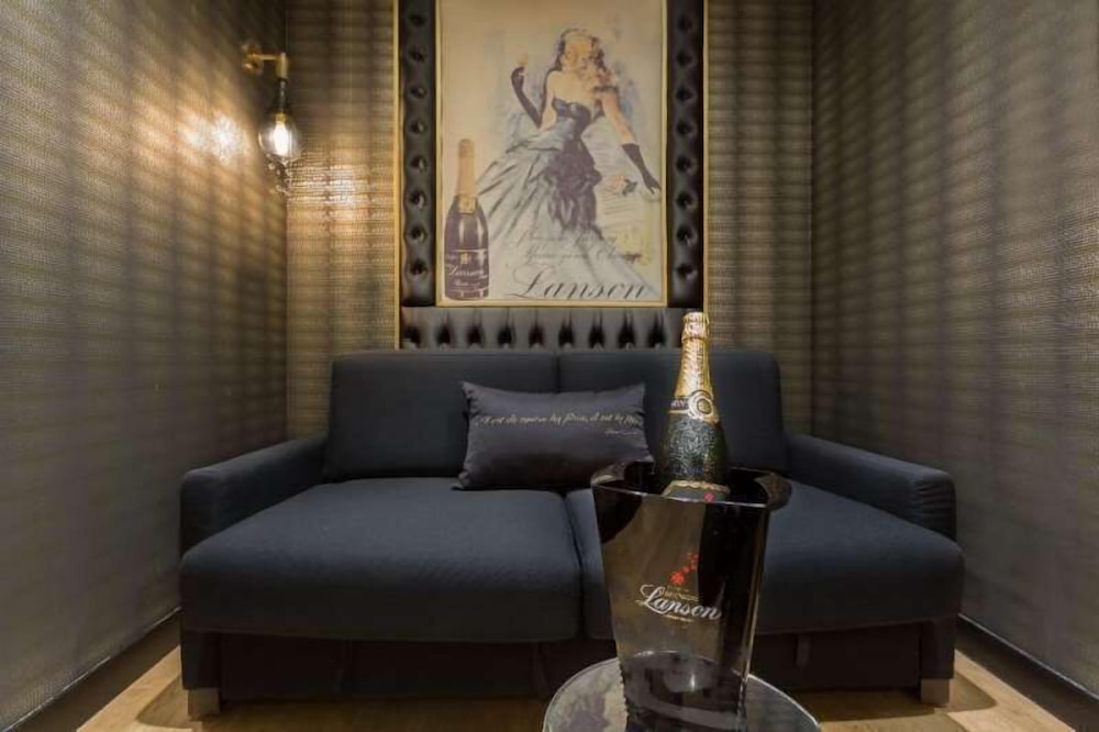 Les Bulles de Paris Hotel 50/64
