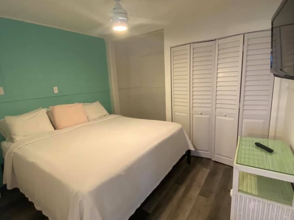 Drop Anchor Resort and Marina 12/50