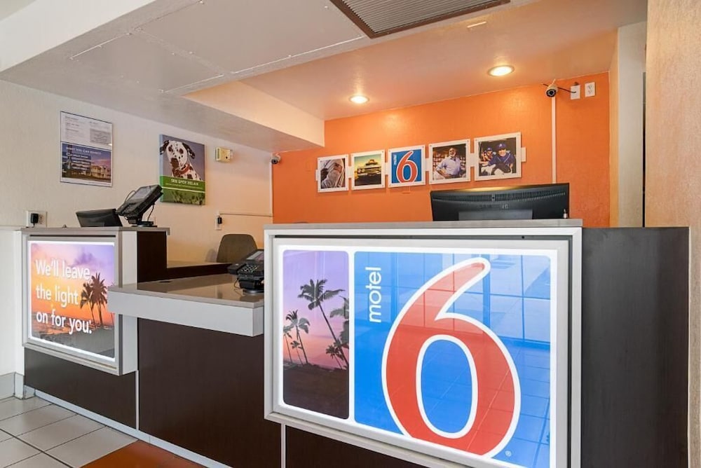 Motel6 Carpinteria CA Santa Barbara South 14/62