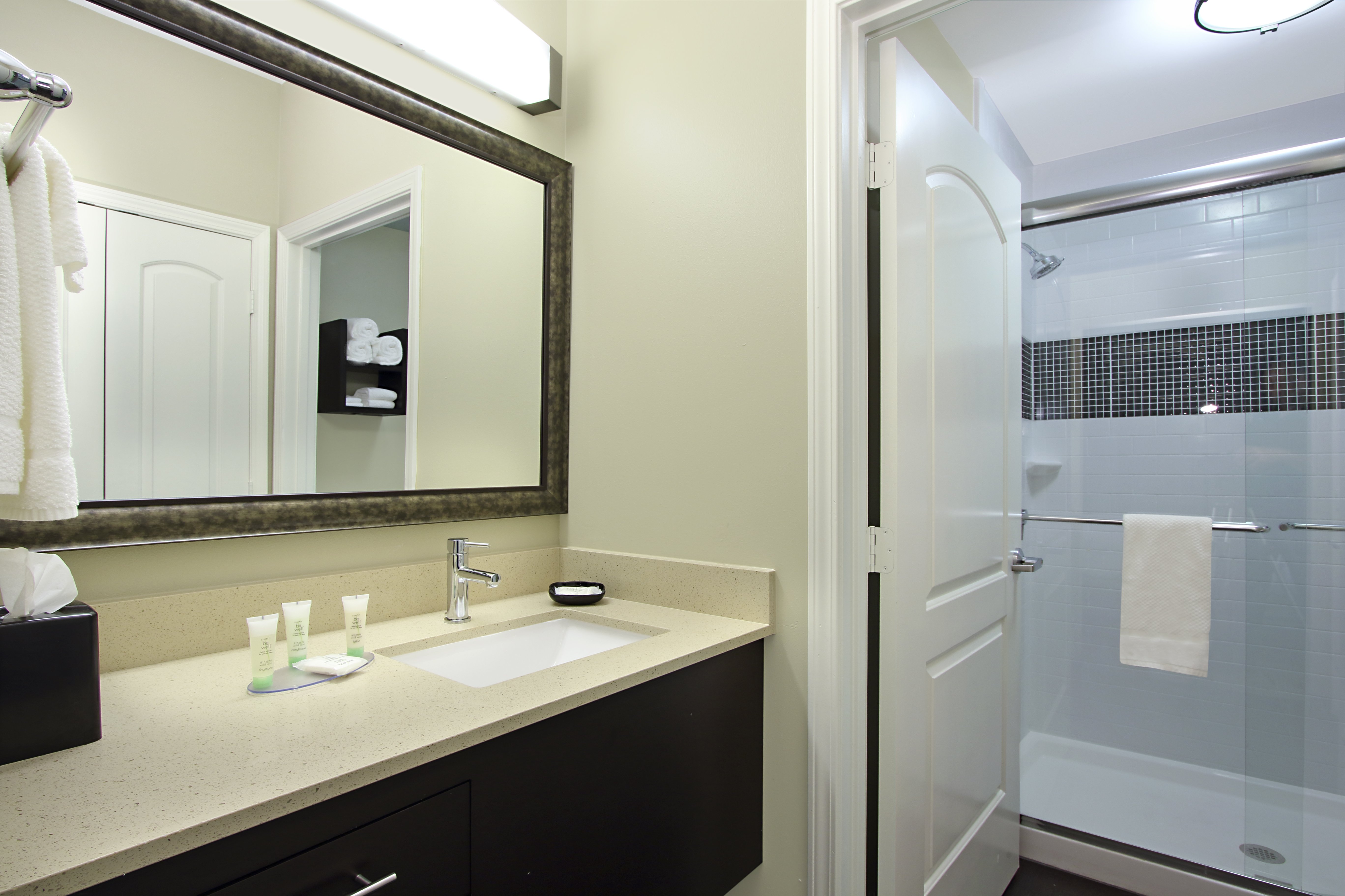 1 Bedroom, Queen Bed, Accessible