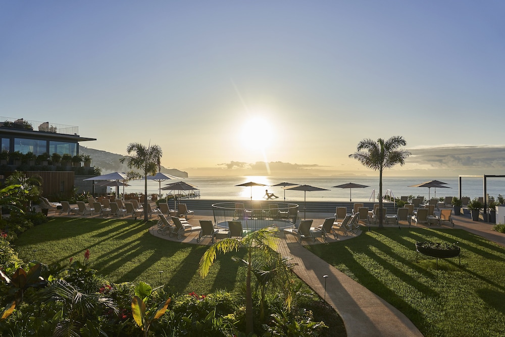 Les Suites At The Cliff Bay 25/34