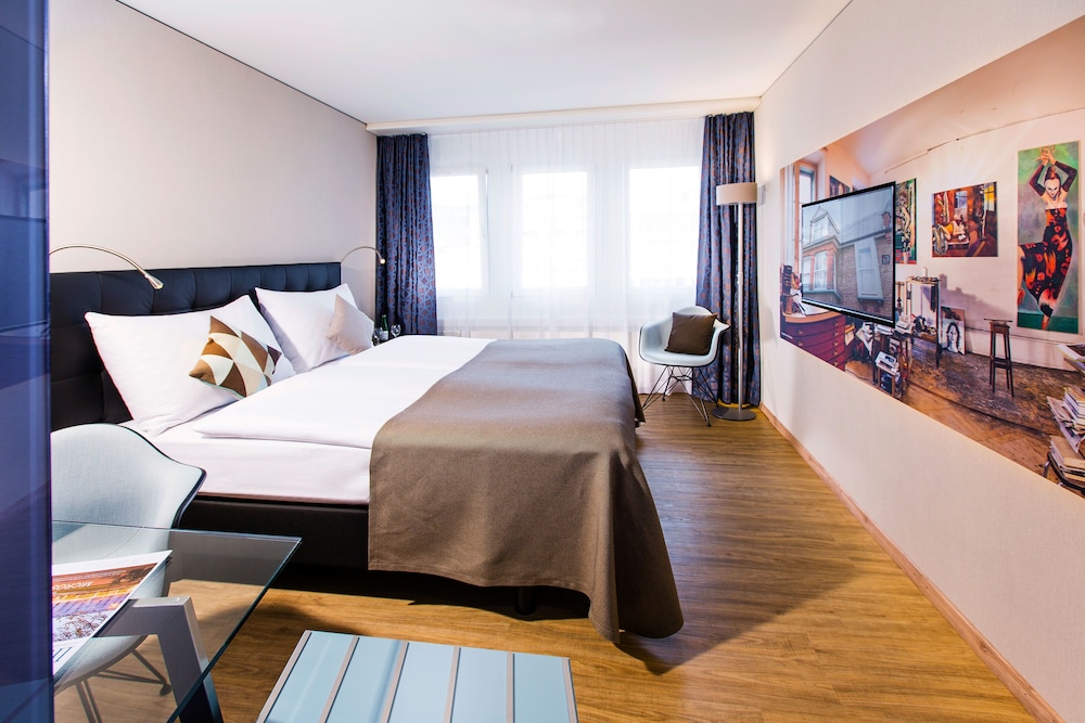 Style, King Bed