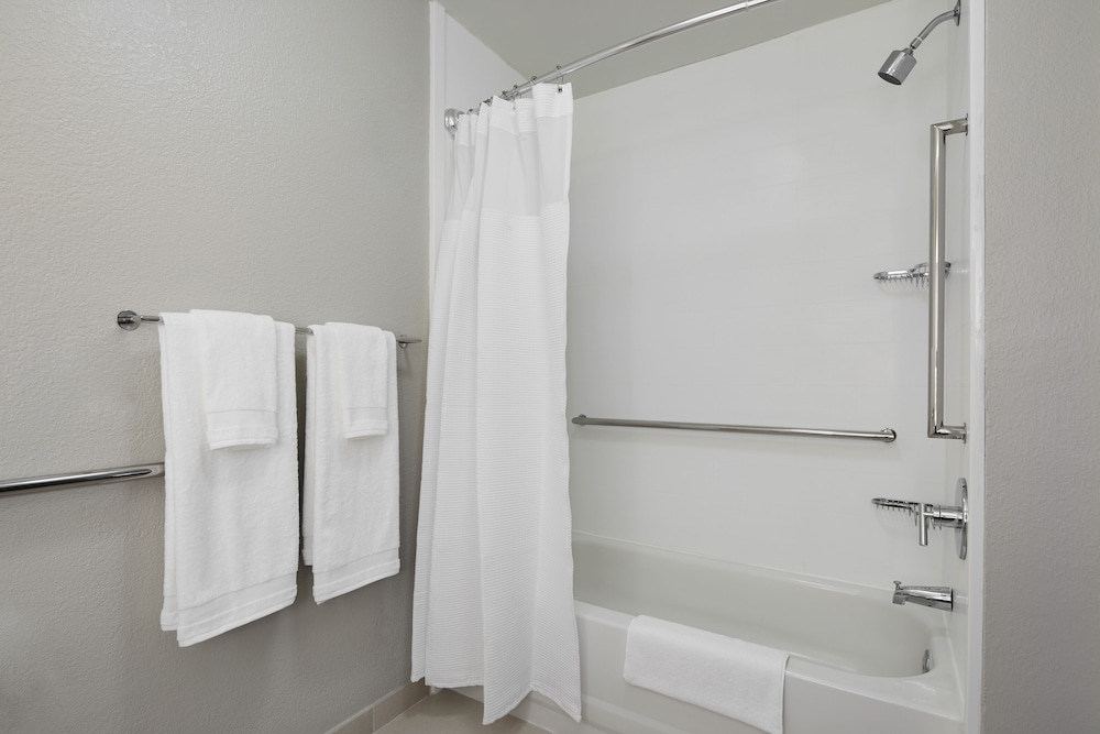 غرفة بسريرين كوين لذوي الإعاقة، Courtyard Brownsville 3/3