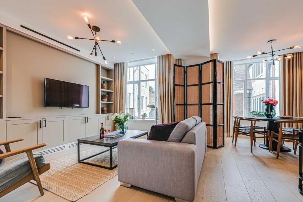 Westminster Apartments by D'Montrio 16/46