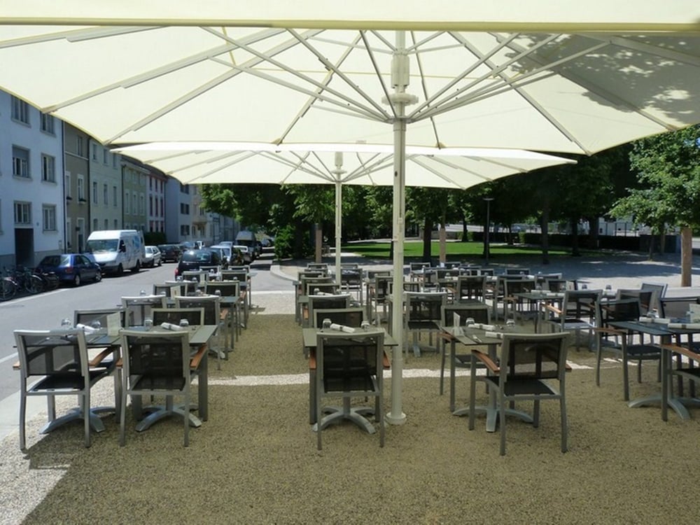 Hotel Restaurant Resslirytti 38/61