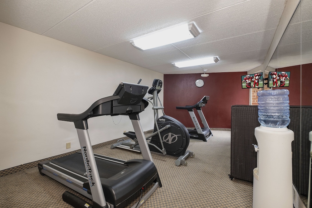 Red Roof Inn and Suites Macon 43/71