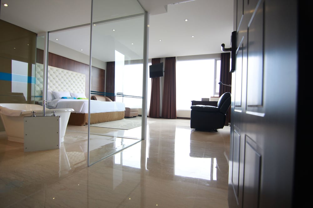 GRAND TEBU HOTEL 4/52
