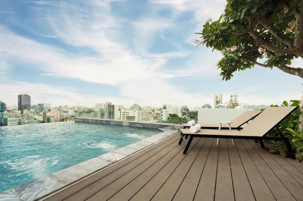 M City Hotel Saigon 42/49