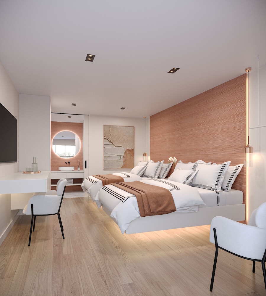 DELUXE, 2 DOUBLE BEDS, POOL VIEW