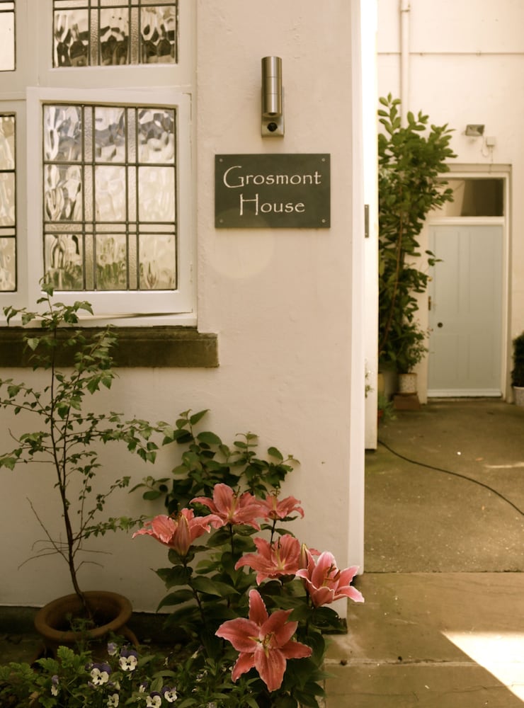 Holiday Cottages And North Star Apartment 2/30