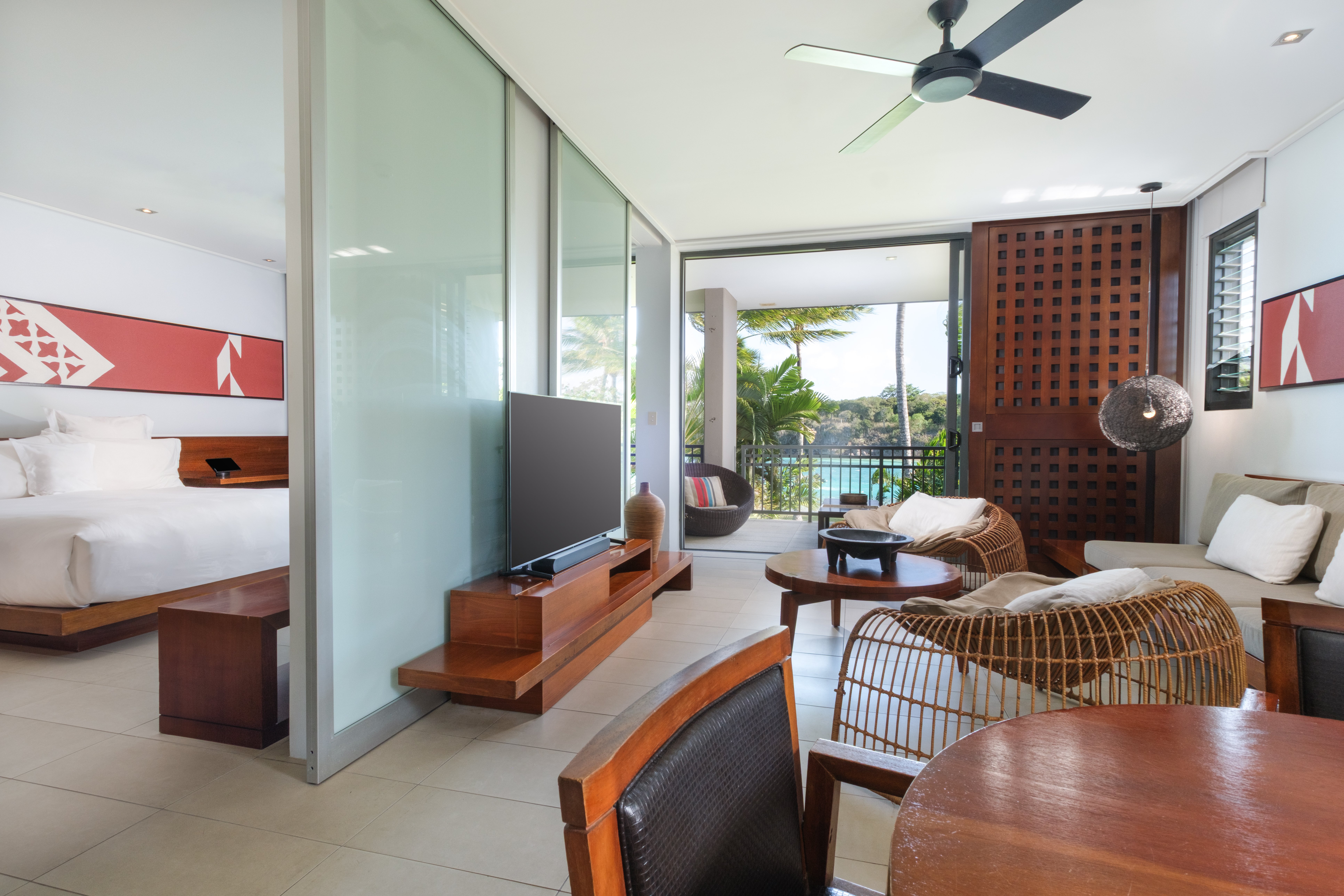 Suite, King Bed, Lagoon View