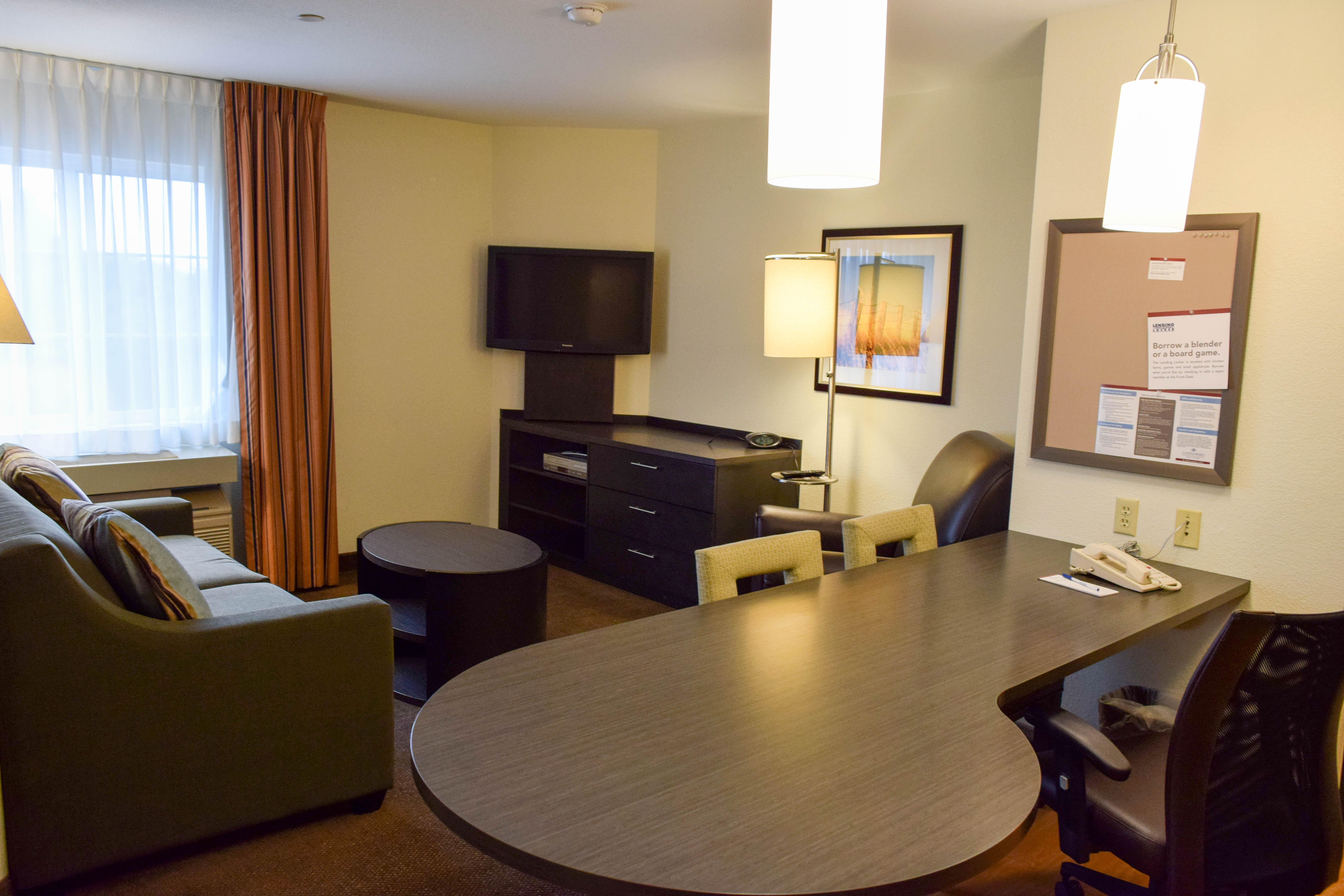Sonesta Simply Suites Wichita Airport 63/69