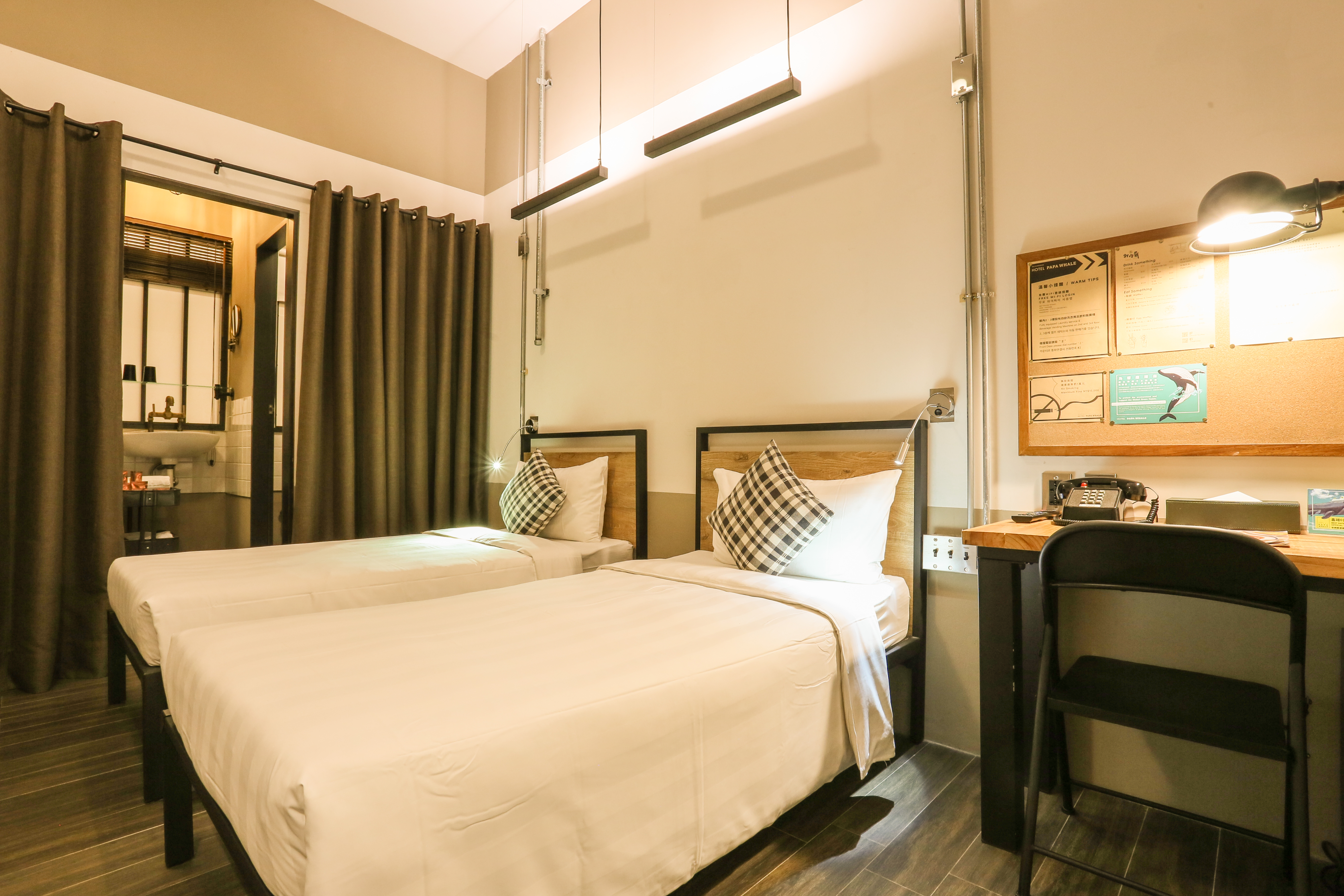 Exquisite, Twin Beds
