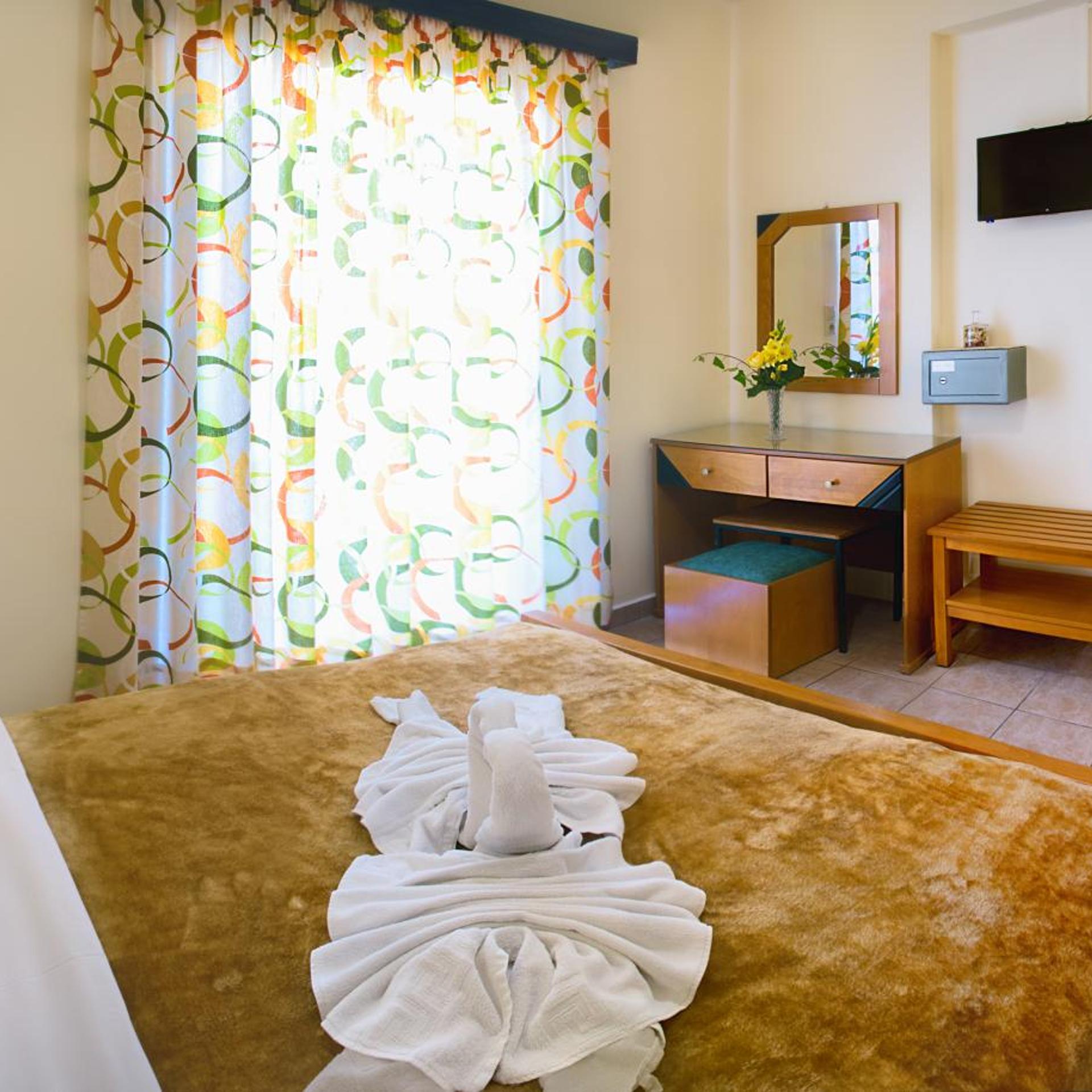 Nicolas Hotel 11/21