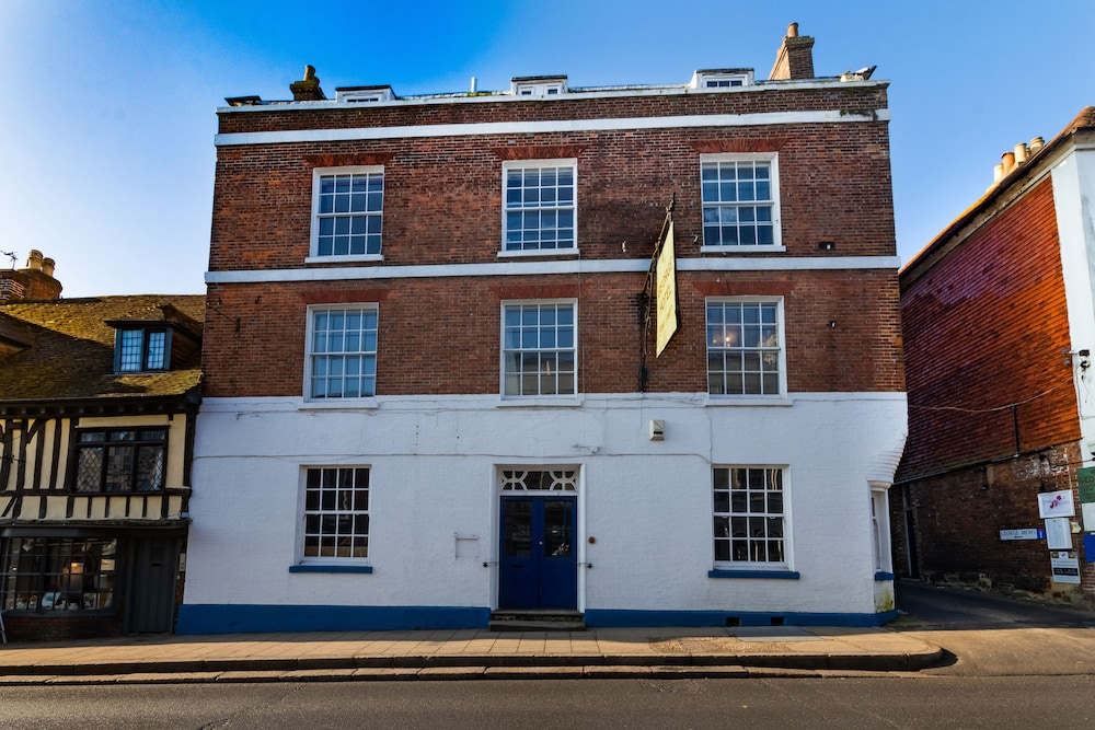 The George Hotel 2/50