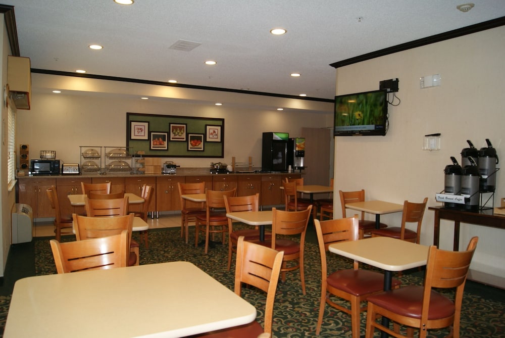 Baymont By Wyndham Coon Rapids 25/32