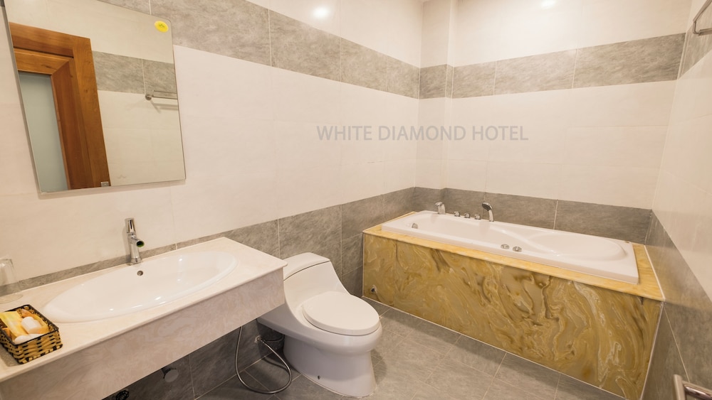White Diamond Hotel - Airport 48/50