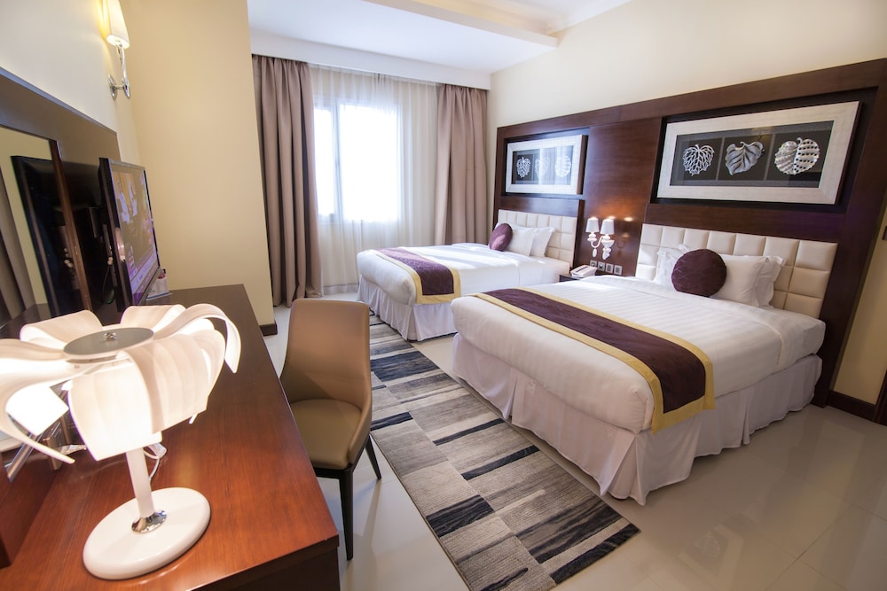 Premier Hotel 10/42
