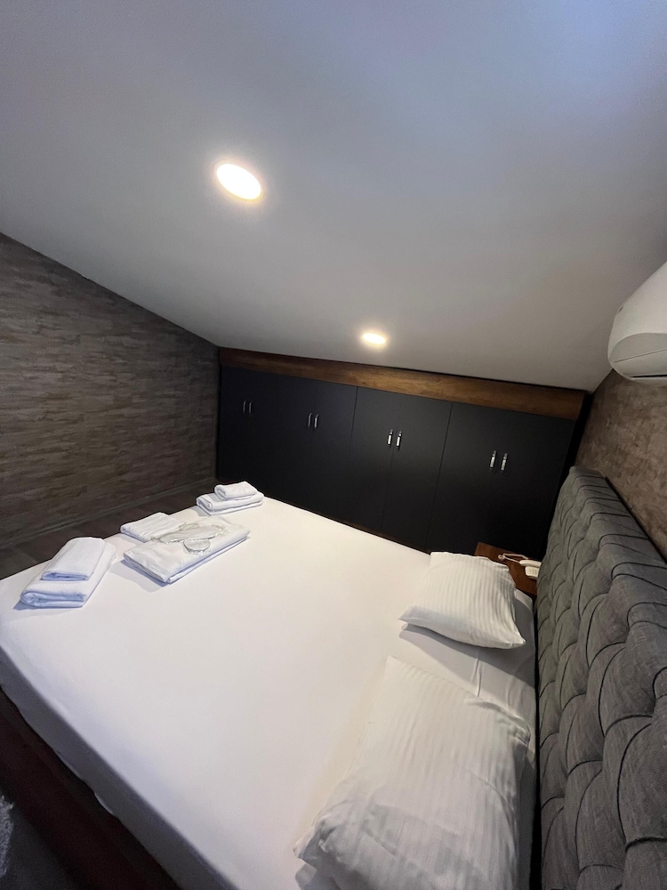La Vie Suit Otel 5/28