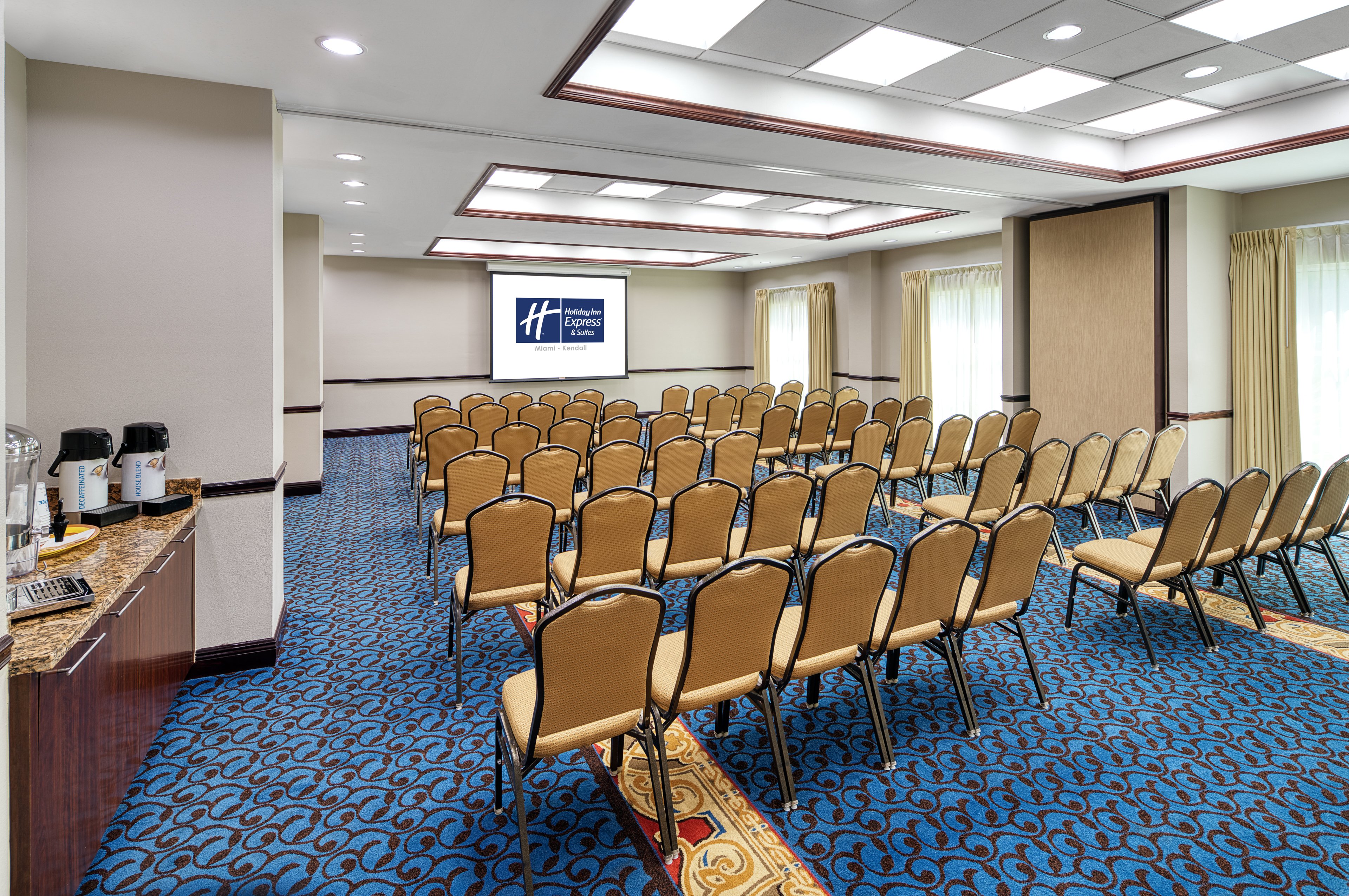 Holiday Inn Express and Suites Kendall 64/77