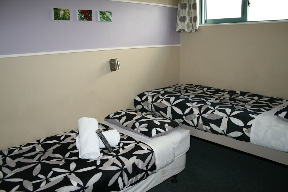Astray Motel And Backpackers 43/66