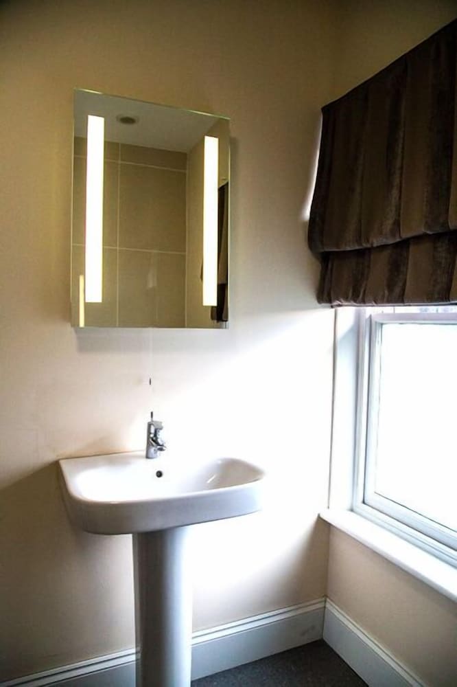 Harrogate Elite Living 47/49