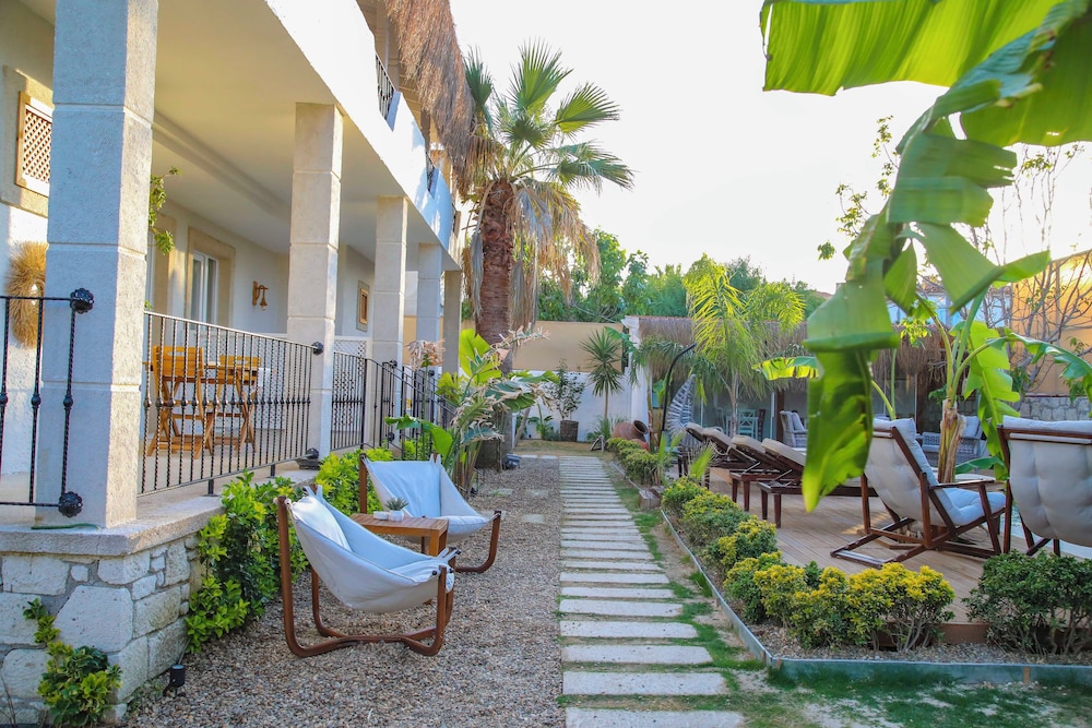 Alacati Londia Hotel 22/27