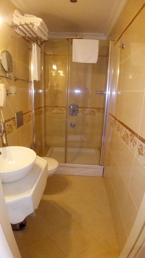 Sirkeci Park Hotel 66/68