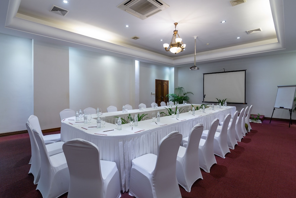 Kingdom Angkor Hotel 65/70
