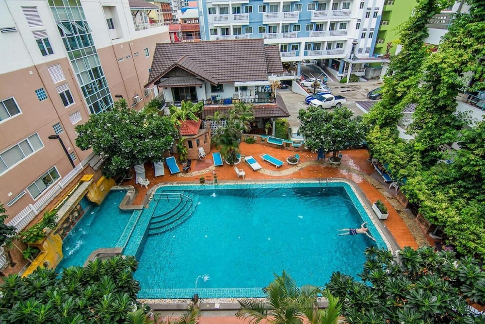Sutus Court 4 6/33
