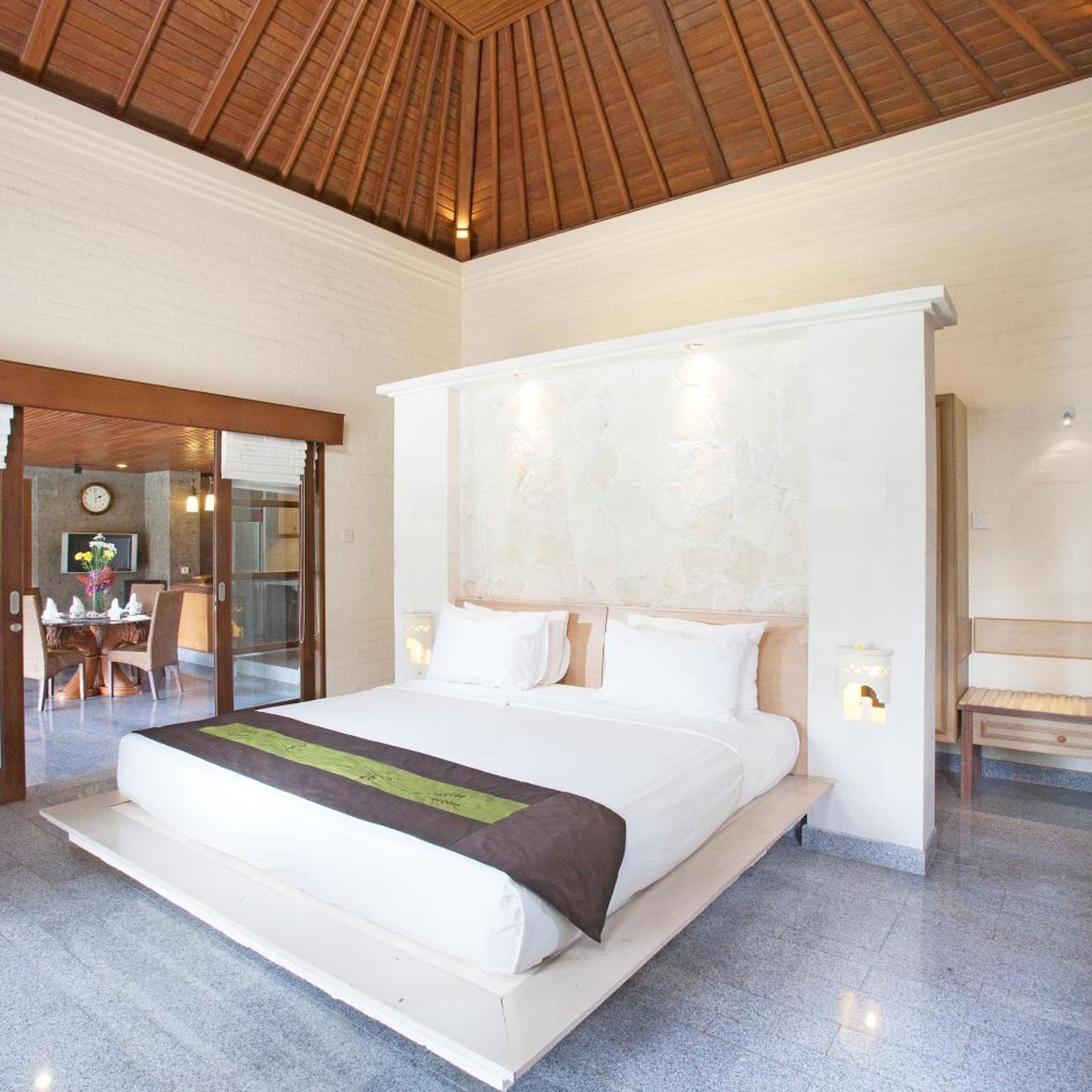 2 Bedrooms, Grand, Pool, Villa