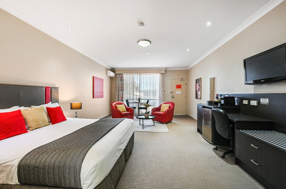 DELUXE, EXECUTIVE, KING BED
