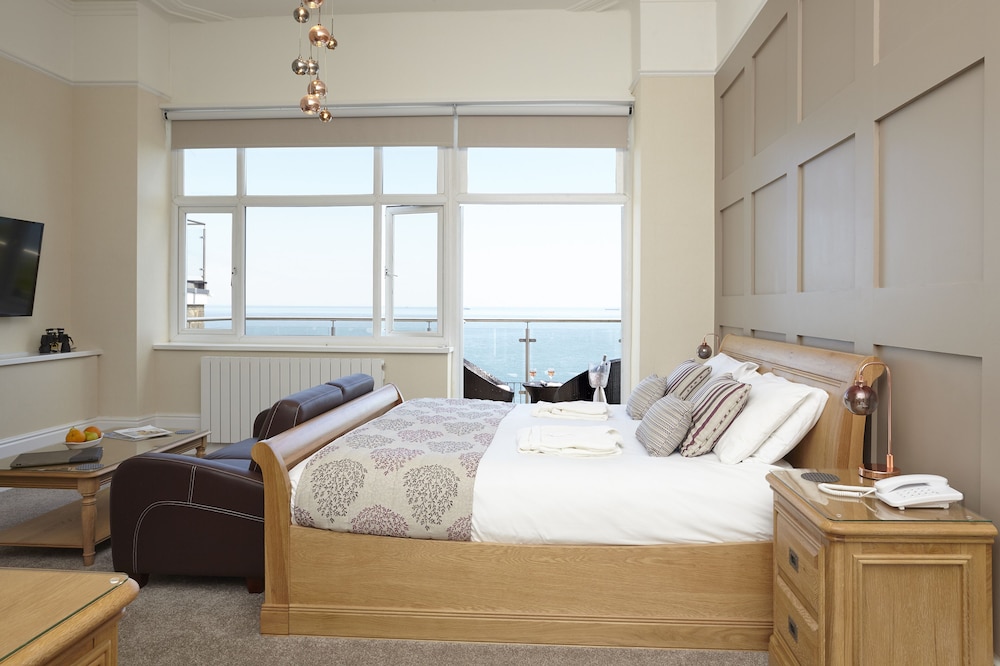 Luccombe Hall Hotel 33/75